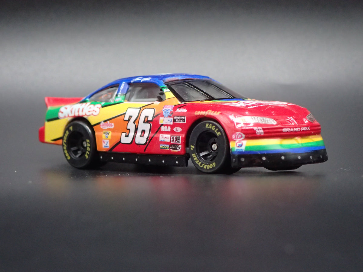 1998 98 PONTIAC GRAND PRIX 36 ERNIE IRVAN SKITTLES NASCAR 1:64 SCALE DIECAST CAR