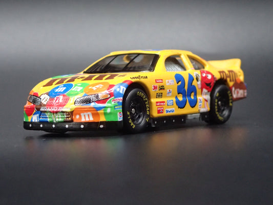 1999 99 PONTIAC GRAND PRIX 36 ERNIE IRVAN M&M'S NASCAR 1:64 SCALE DIECAST CAR