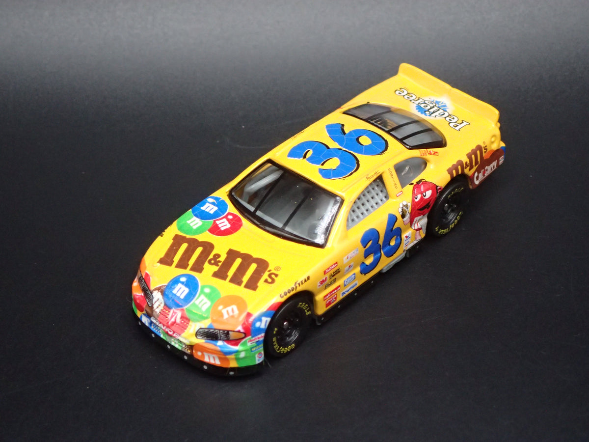 1999 99 PONTIAC GRAND PRIX 36 ERNIE IRVAN M&M'S NASCAR 1:64 SCALE DIECAST CAR