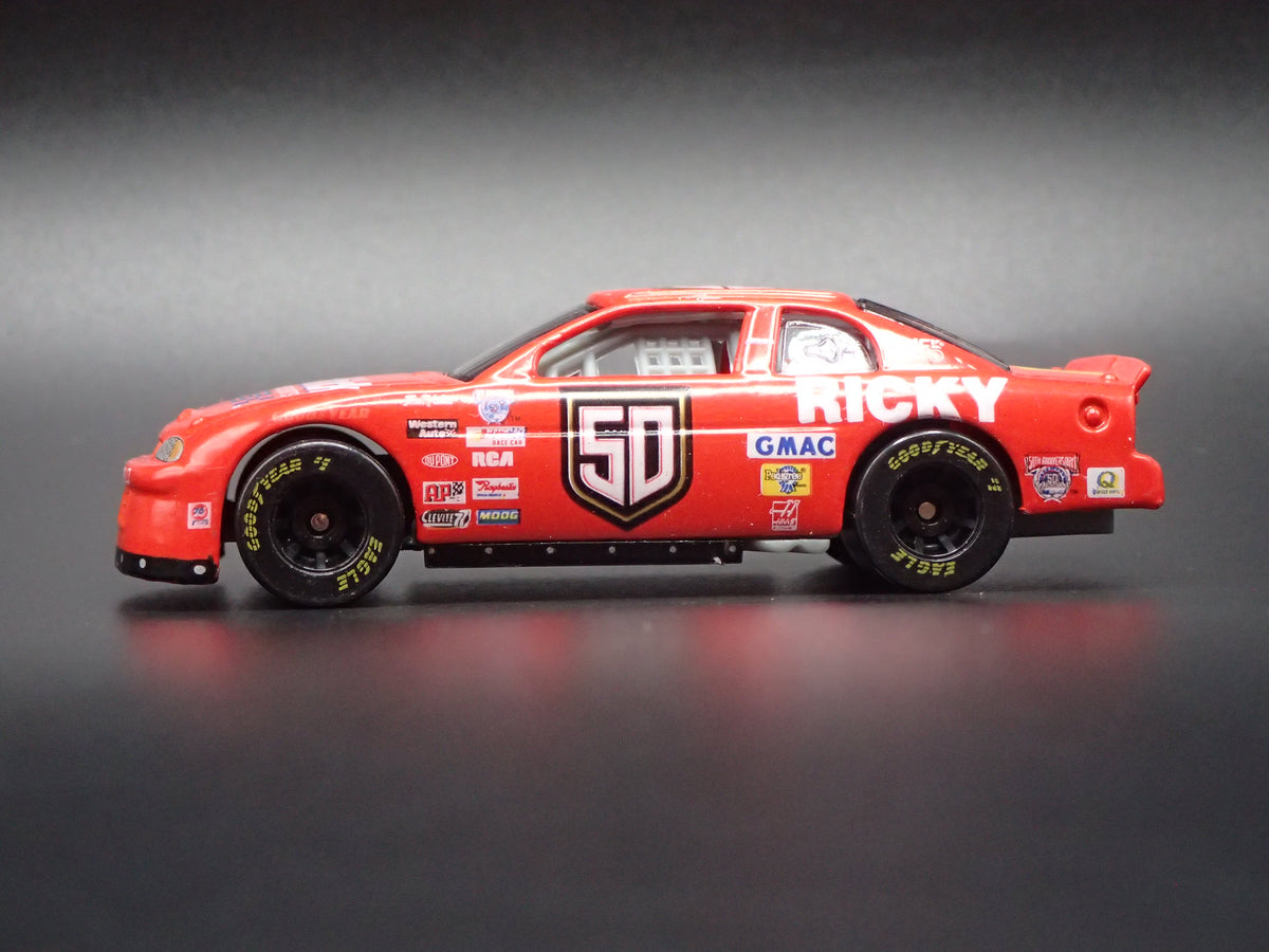 1998 98 CHEVY MONTE CARLO 50 RICKY CRAVEN HENDRICK NASCAR 1:64 SCALE DIECAST CAR