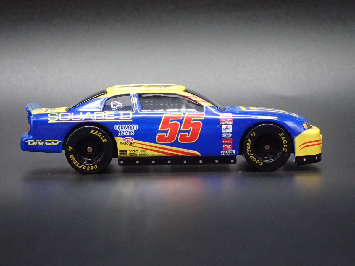 1999 CHEVY CHEVROLET MONTE CARLO 55 KENNY WALLACE NASCAR 1:64 SCALE DIECAST MODEL CAR