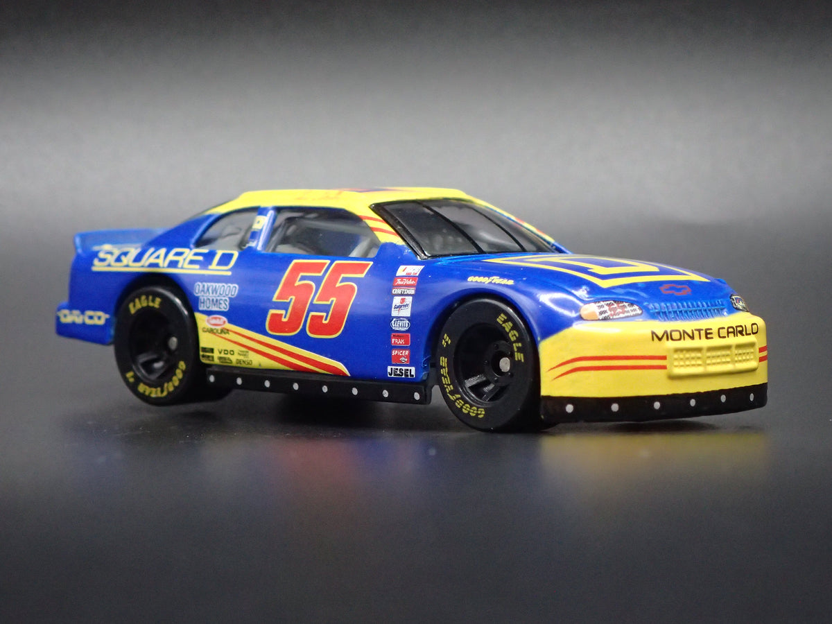 1999 CHEVY CHEVROLET MONTE CARLO 55 KENNY WALLACE NASCAR 1:64 SCALE DIECAST MODEL CAR