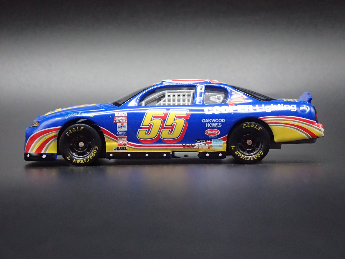 2000 CHEVY CHEVROLET MONTE CARLO 55 KENNY WALLACE NASCAR 1:64 SCALE DIECAST MODEL CAR