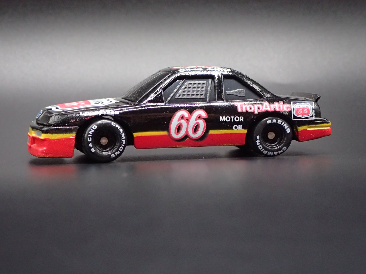1991 91 FORD THUNDERBIRD 66 CHAD LITTLE PHILLIPS NASCAR 1:64 SCALE DIECAST CAR