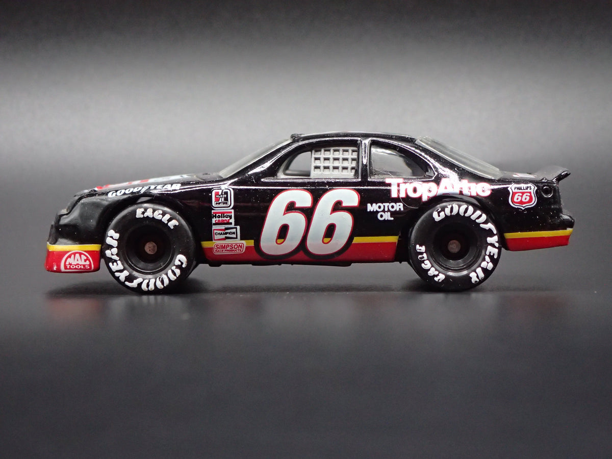 1992 92 FORD THUNDERBIRD 66 CHAD LITTLE PHILLIPS NASCAR 1:64 SCALE DIECAST CAR