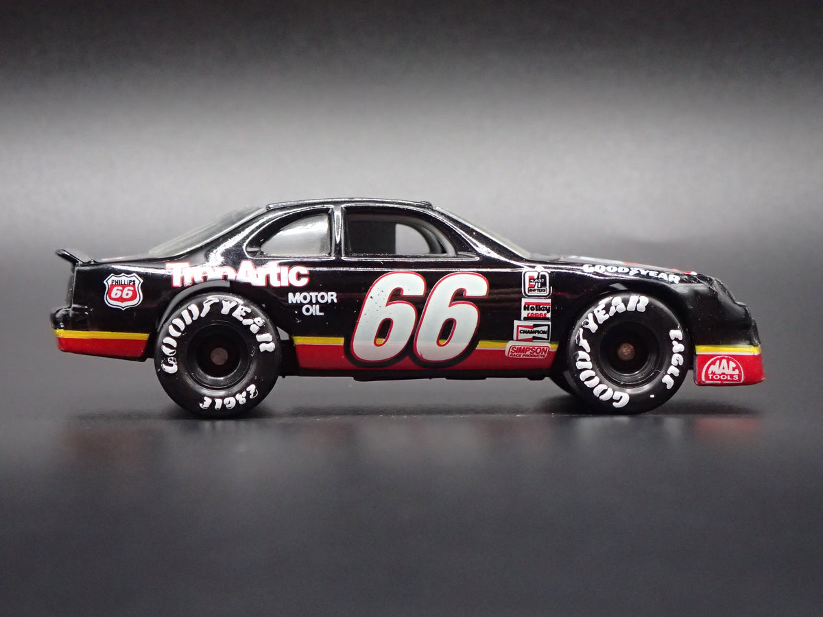 1992 92 FORD THUNDERBIRD 66 CHAD LITTLE PHILLIPS NASCAR 1:64 SCALE DIECAST CAR