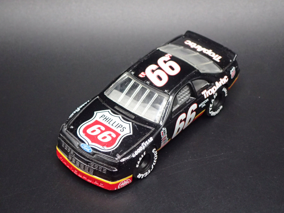 1992 92 FORD THUNDERBIRD 66 CHAD LITTLE PHILLIPS NASCAR 1:64 SCALE DIECAST CAR