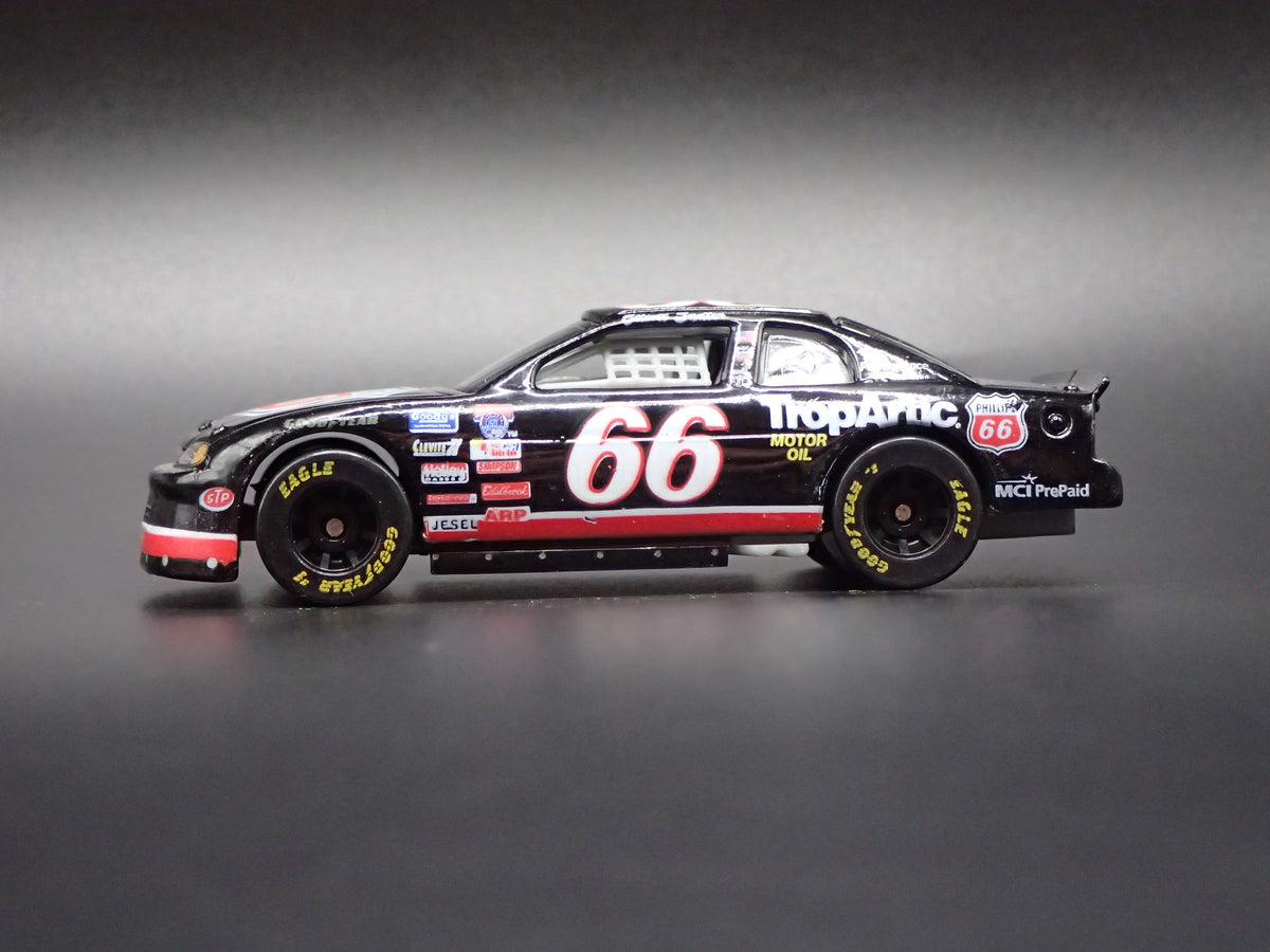 1998 98 CHEVY MONTE CARLO 66 ELLIOT SADLER NASCAR 1:64 SCALE DIECAST MODEL CAR