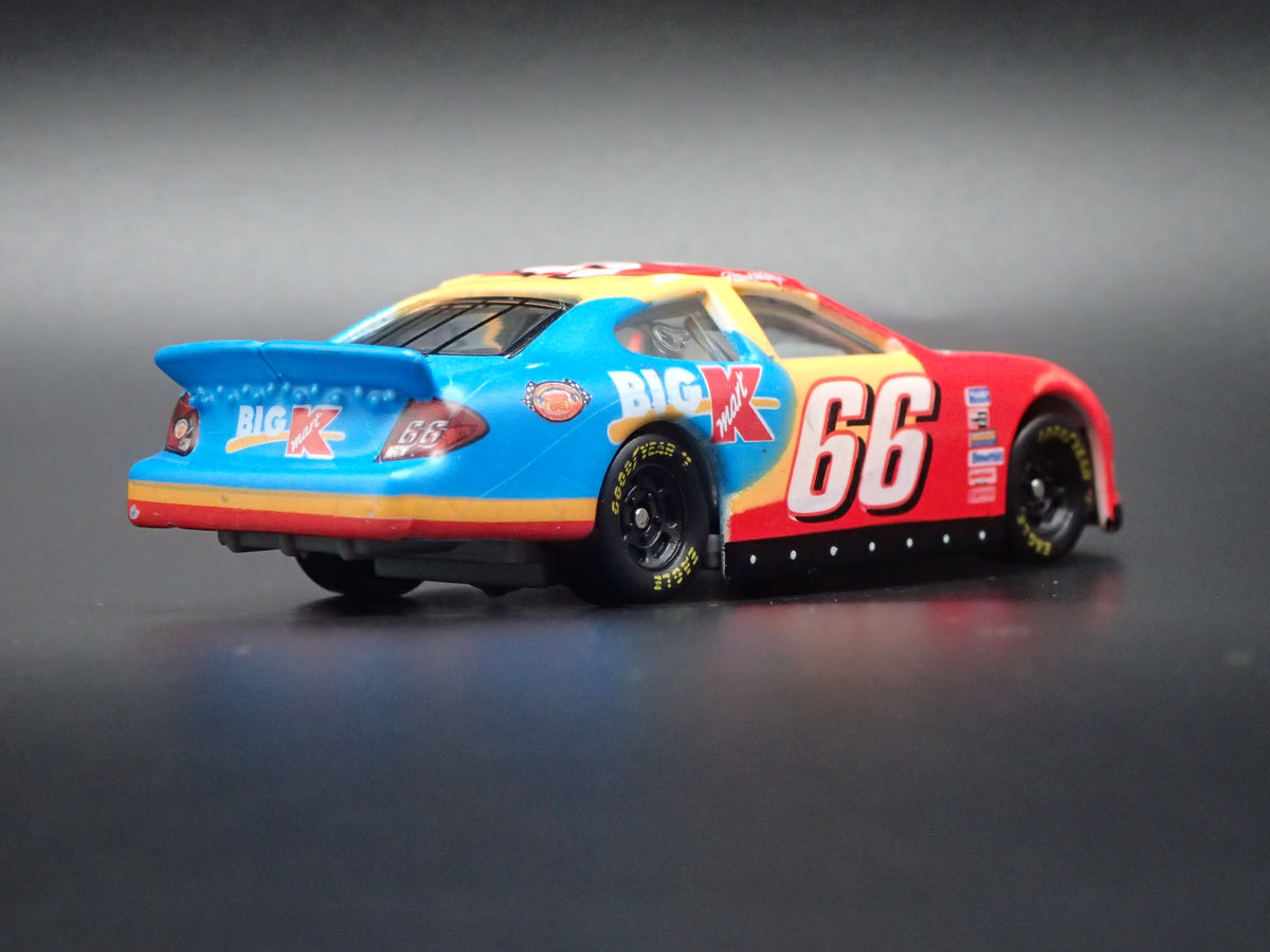 2000 00 FORD TAURUS 66 DARRELL WALTRIP NASCAR 1/64 SCALE DIECAST MODEL CAR