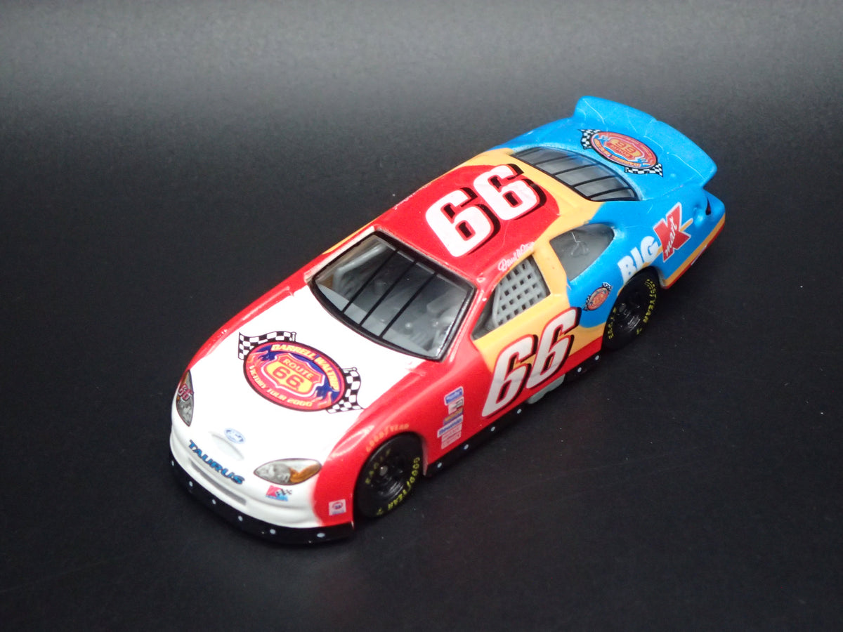2000 00 FORD TAURUS 66 DARRELL WALTRIP NASCAR 1/64 SCALE DIECAST MODEL CAR