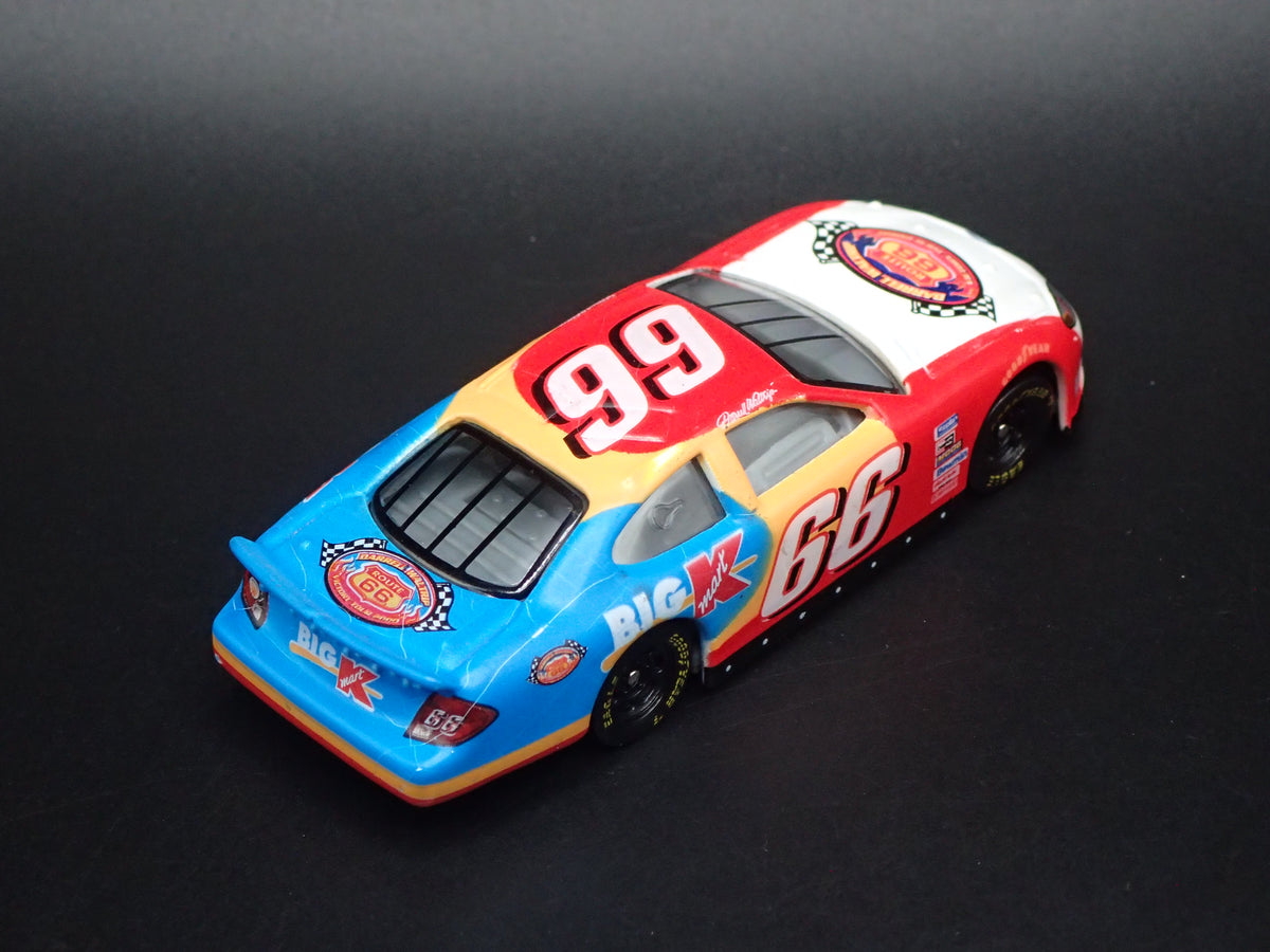 2000 00 FORD TAURUS 66 DARRELL WALTRIP NASCAR 1/64 SCALE DIECAST MODEL CAR