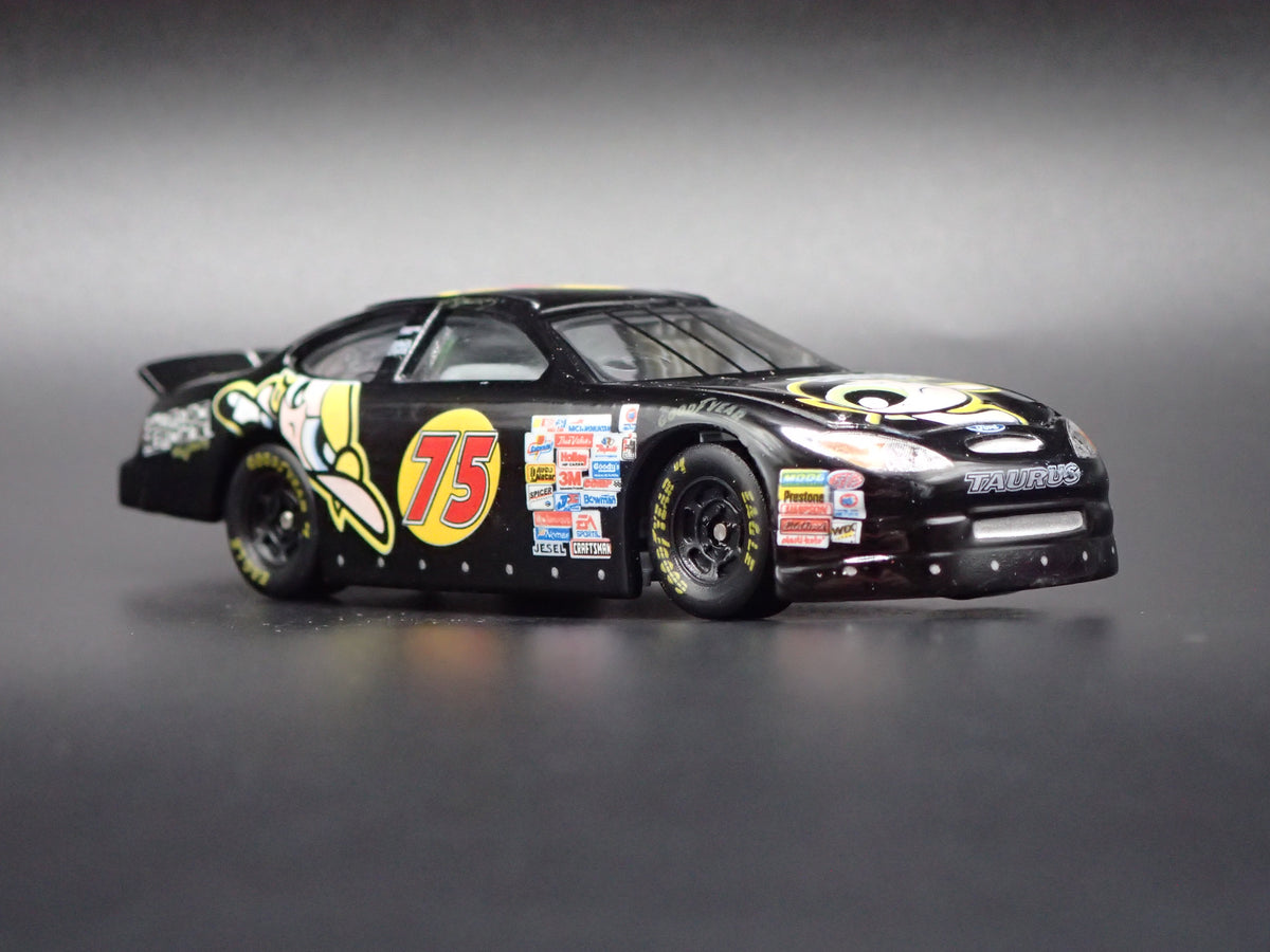 2000 FORD TAURUS 75 WALLY DALLENBACH CARTOON NETWORK NASCAR 1:64 SCALE DIECAST CAR