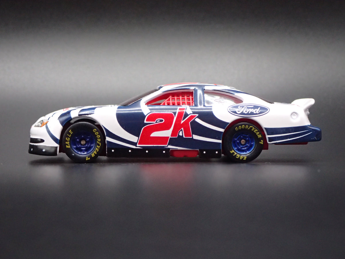 2000 00 FORD TAURUS 2K FORD RACING NASCAR 1:64 SCALE COLLECTIBLE DIECAST CAR