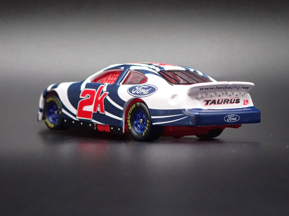 2000 00 FORD TAURUS 2K FORD RACING NASCAR 1:64 SCALE COLLECTIBLE DIECAST CAR