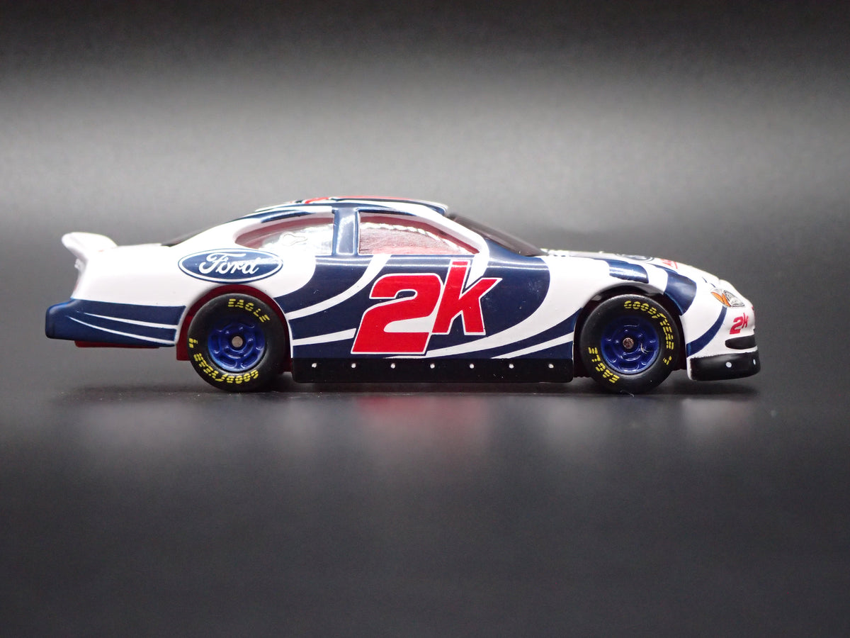 2000 00 FORD TAURUS 2K FORD RACING NASCAR 1:64 SCALE COLLECTIBLE DIECAST CAR