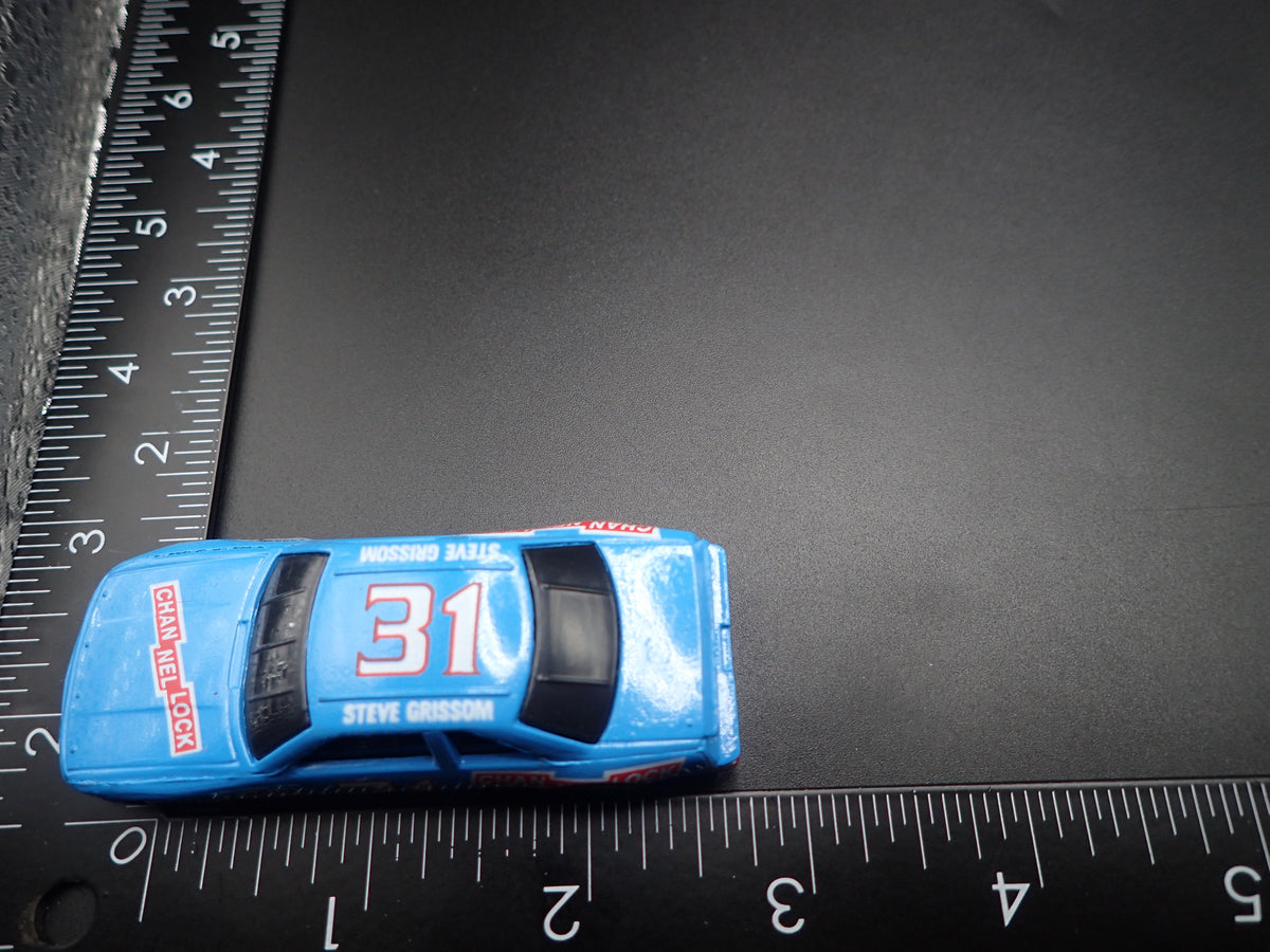 1991 91 OLDSMOBILE CUTLASS 31 STEVE GRISSOM NASCAR 1:64 SCALE DIECAST MODEL CAR