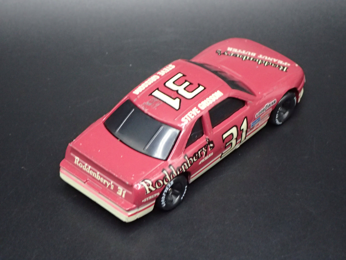 1992 92 OLDSMOBILE CUTLASS 31 STEVE GRISSOM NASCAR 1:64 SCALE DIECAST MODEL CAR