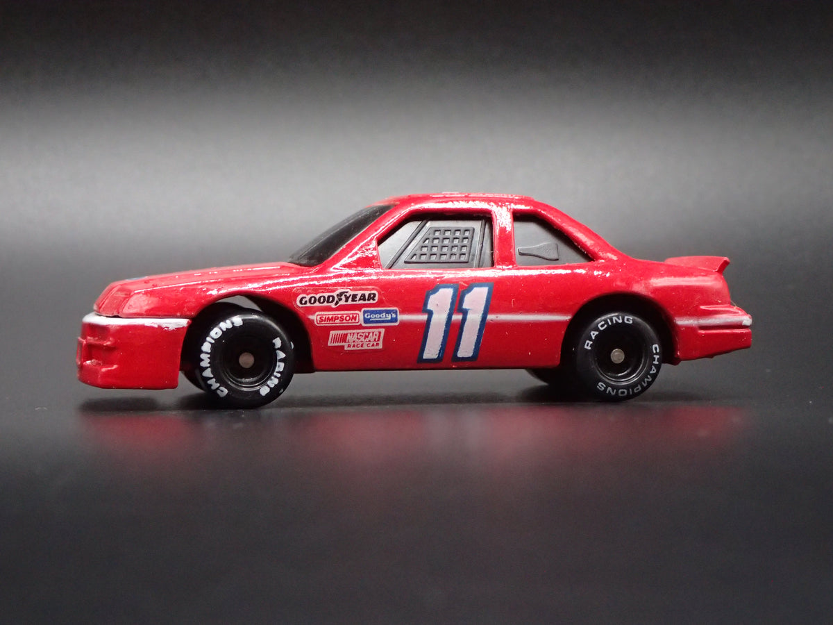 1992 92 FORD THUNDERBIRD 11 BILL ELLIOTT NASCAR 1:64 SCALE DIECAST MODEL CAR