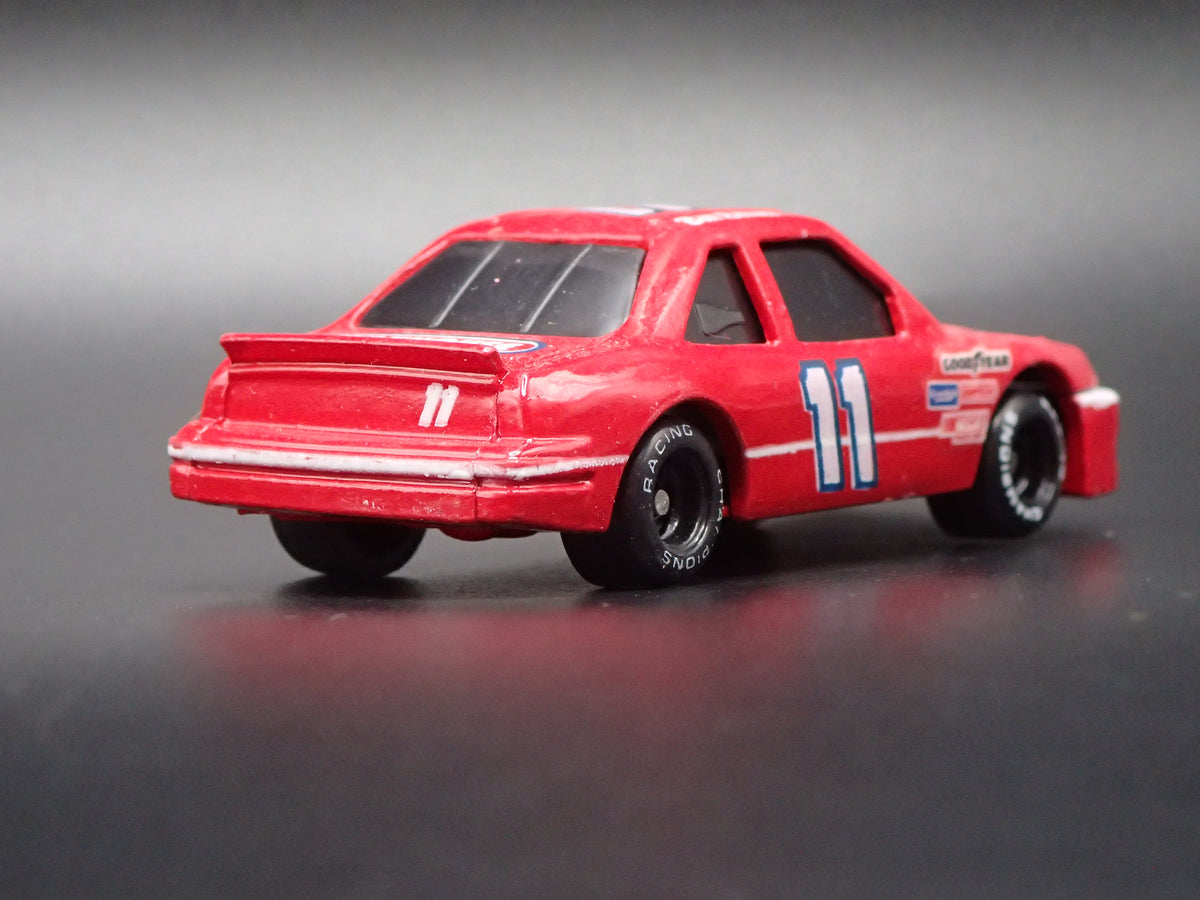 1992 92 FORD THUNDERBIRD 11 BILL ELLIOTT NASCAR 1:64 SCALE DIECAST MODEL CAR