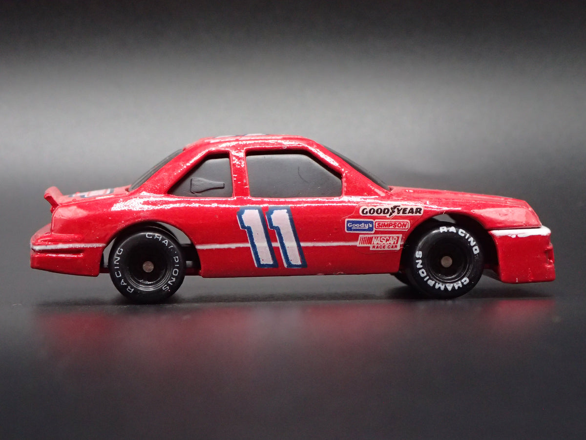 1992 92 FORD THUNDERBIRD 11 BILL ELLIOTT NASCAR 1:64 SCALE DIECAST MODEL CAR