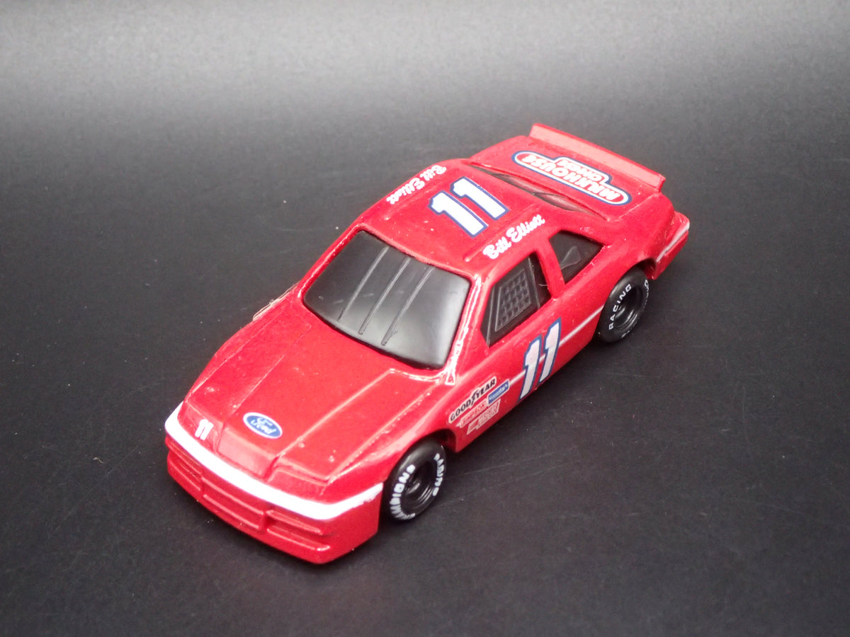 1992 92 FORD THUNDERBIRD 11 BILL ELLIOTT NASCAR 1:64 SCALE DIECAST MODEL CAR