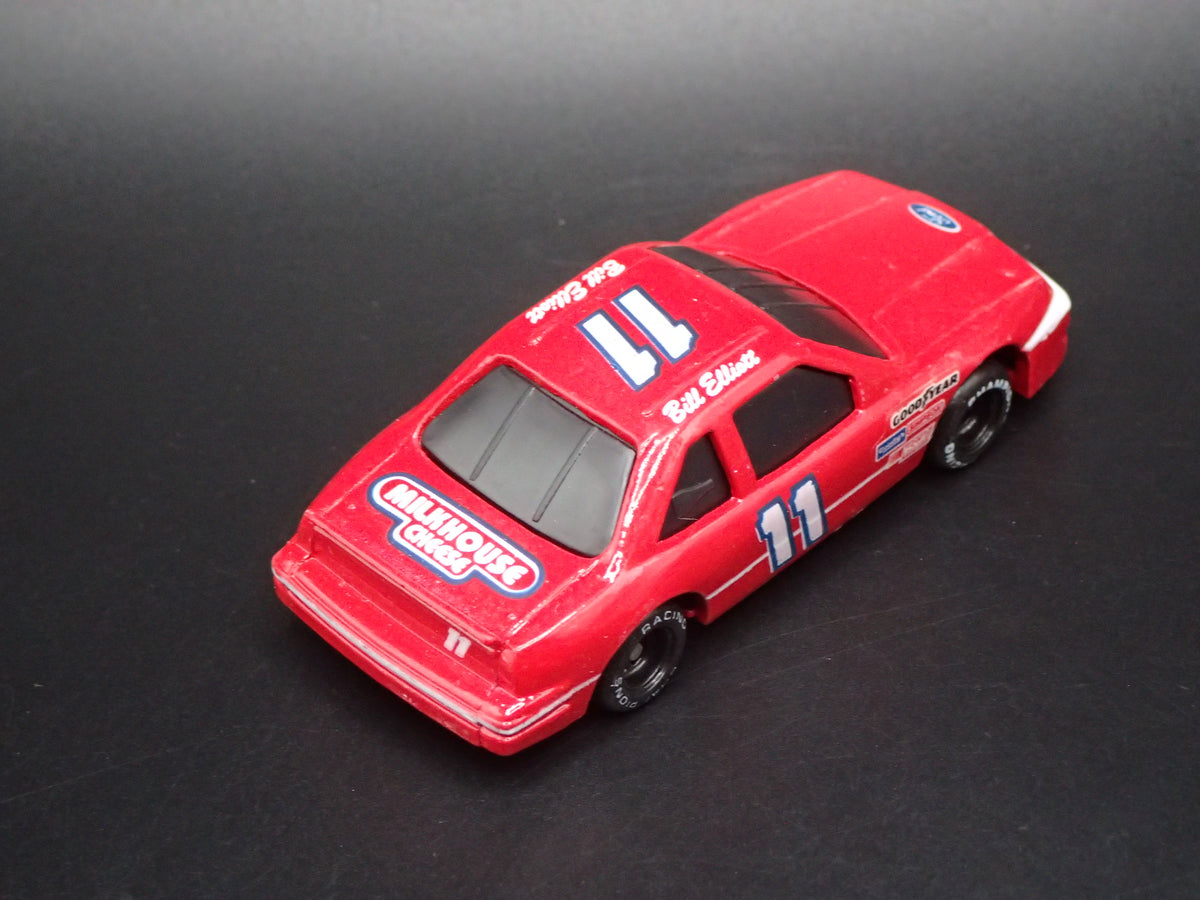 1992 92 FORD THUNDERBIRD 11 BILL ELLIOTT NASCAR 1:64 SCALE DIECAST MODEL CAR