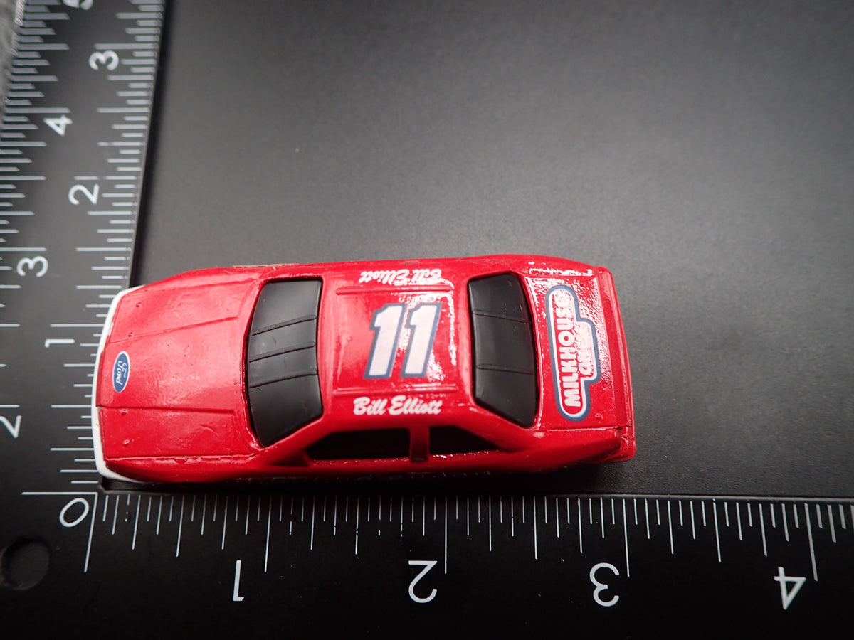 1992 92 FORD THUNDERBIRD 11 BILL ELLIOTT NASCAR 1:64 SCALE DIECAST MODEL CAR