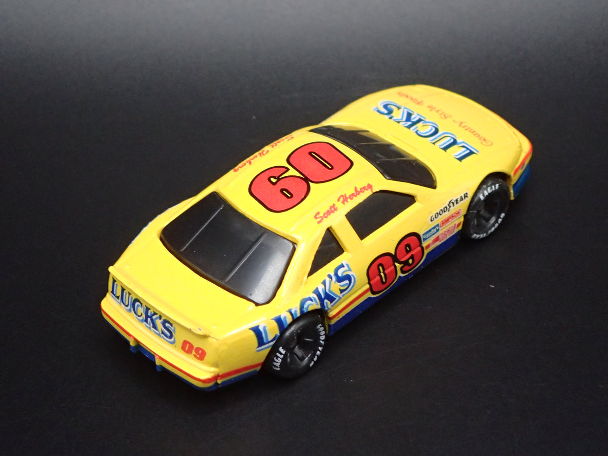 1992 92 PONTIAC GRAND PRIX 09 SCOTT HERBERG LUCKS NASCAR  1:64 SCALE DIECAST CAR