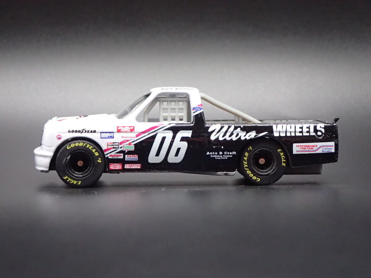 1995 95 FORD F150 06 BUTCH GILLILAND ULTRA WHEELS NASCAR TRUCK 1:64 DIECAST CAR
