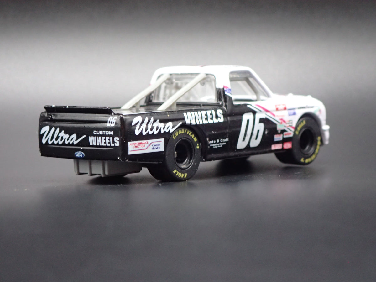 1995 95 FORD F150 06 BUTCH GILLILAND ULTRA WHEELS NASCAR TRUCK 1:64 DIECAST CAR