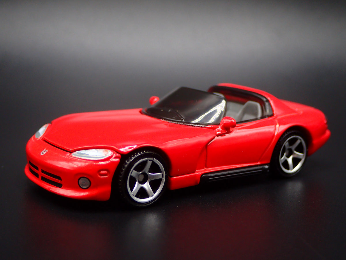 1992-1996 DODGE VIPER RT/10 1/64 SCALE COLLECTIBLE DIORAMA DIECAST MODEL CAR