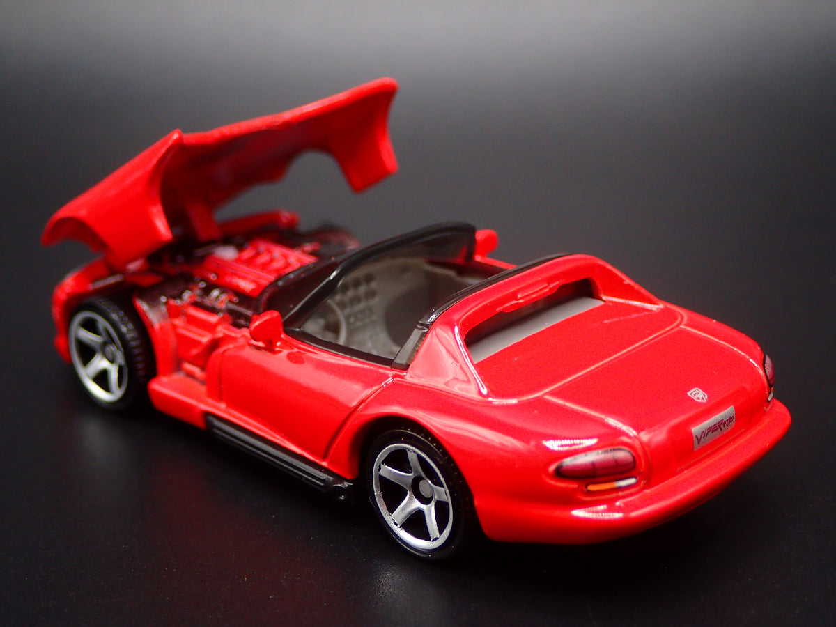 1992-1996 DODGE VIPER RT/10 1/64 SCALE COLLECTIBLE DIORAMA DIECAST MODEL CAR