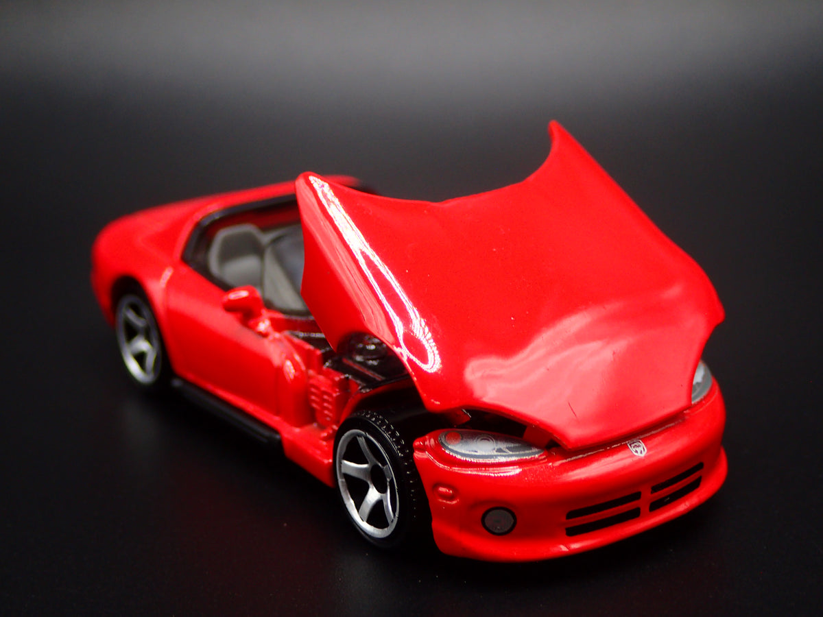 1992-1996 DODGE VIPER RT/10 1/64 SCALE COLLECTIBLE DIORAMA DIECAST MODEL CAR