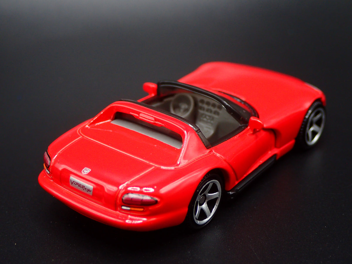 1992-1996 DODGE VIPER RT/10 1/64 SCALE COLLECTIBLE DIORAMA DIECAST MODEL CAR