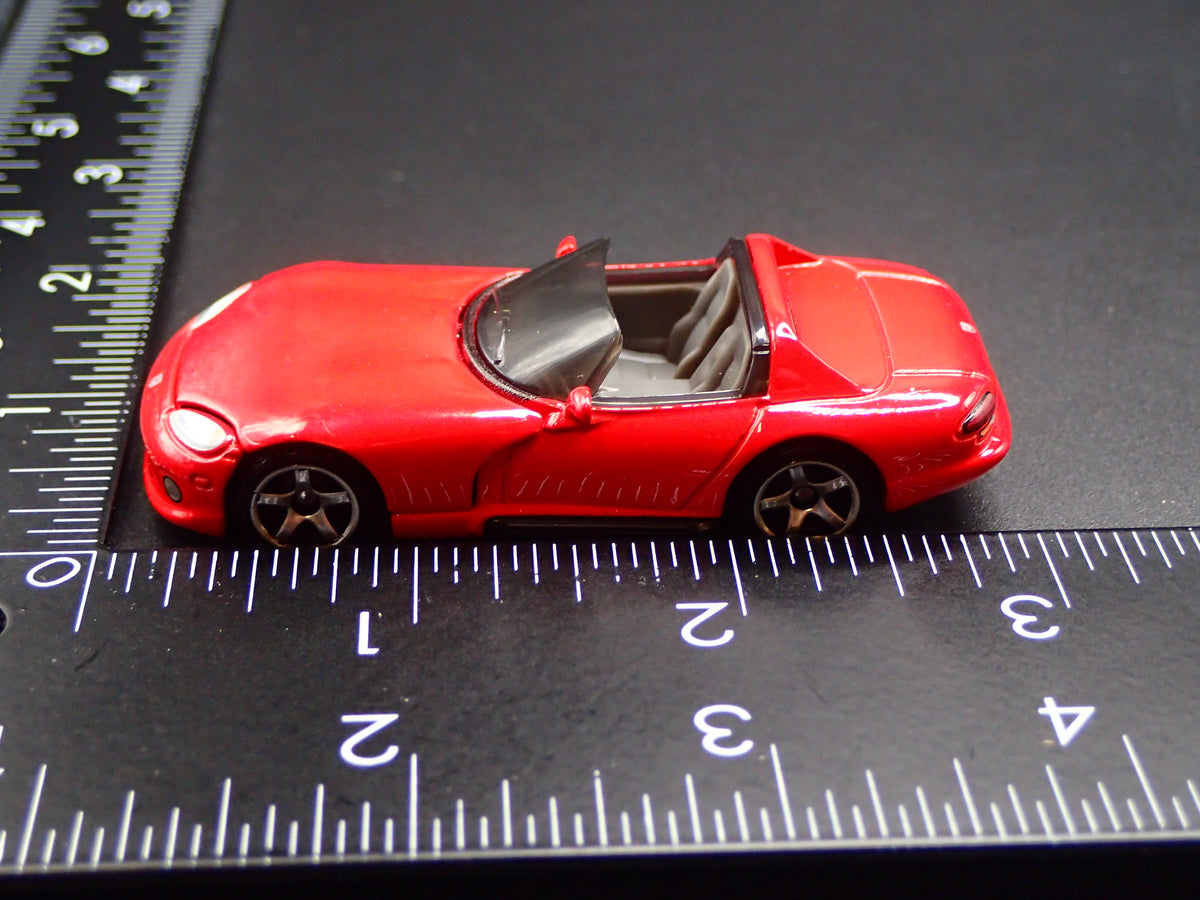 1992-1996 DODGE VIPER RT/10 1/64 SCALE COLLECTIBLE DIORAMA DIECAST MODEL CAR