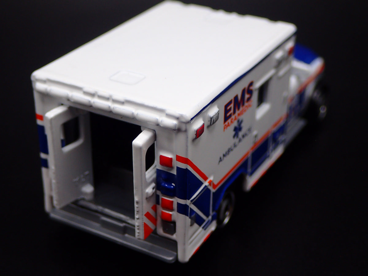 2019 19 RAM AMBULANCE EMS PARAMEDIC 1/64 MB SCALE DIORAMA DIECAST MODEL CAR