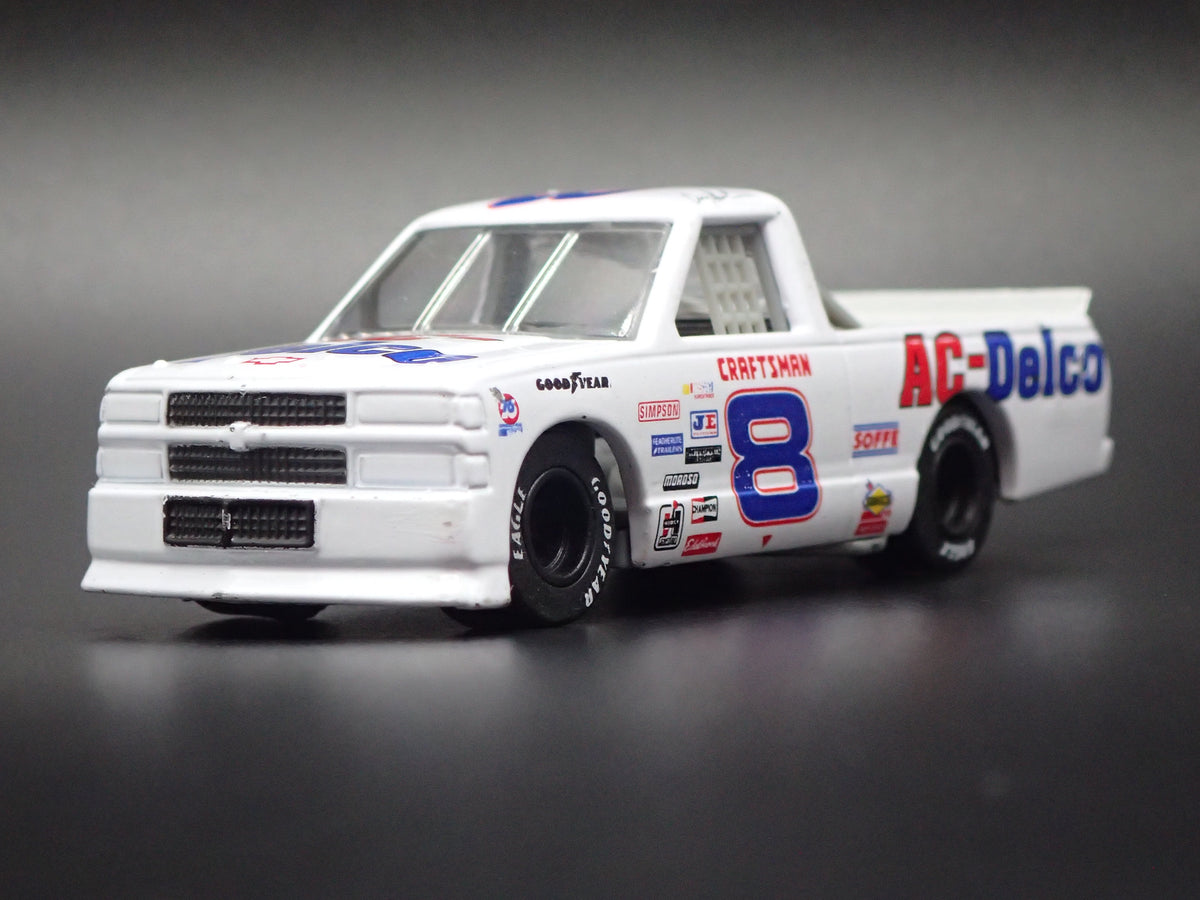 1995 CHEVY SILVERADO #8 CRAIG HUARTSON AC DELCO NASCAR TRUCK 1:64 SCALE DIECAST CAR