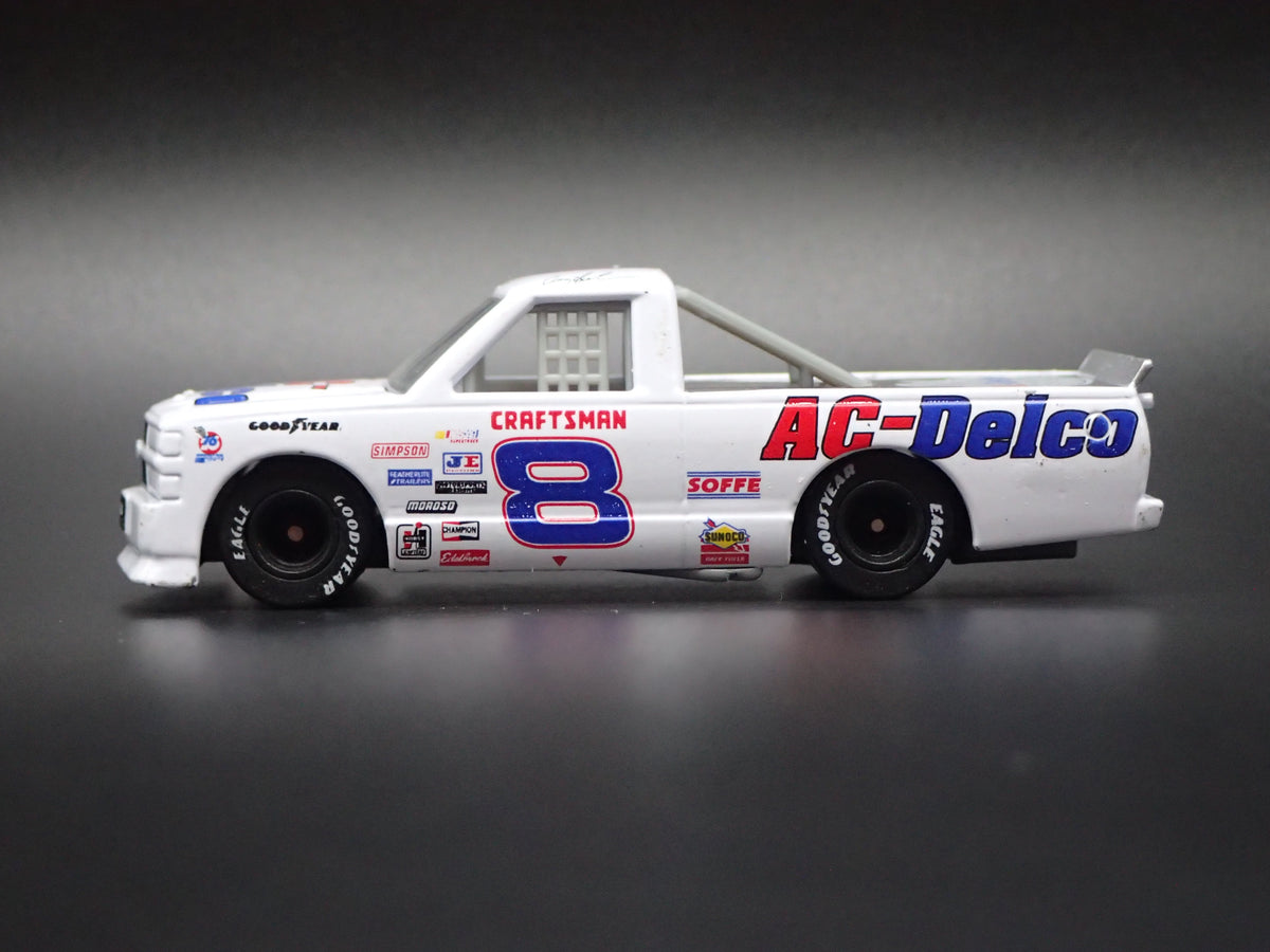 1995 CHEVY SILVERADO #8 CRAIG HUARTSON AC DELCO NASCAR TRUCK 1:64 SCALE DIECAST CAR
