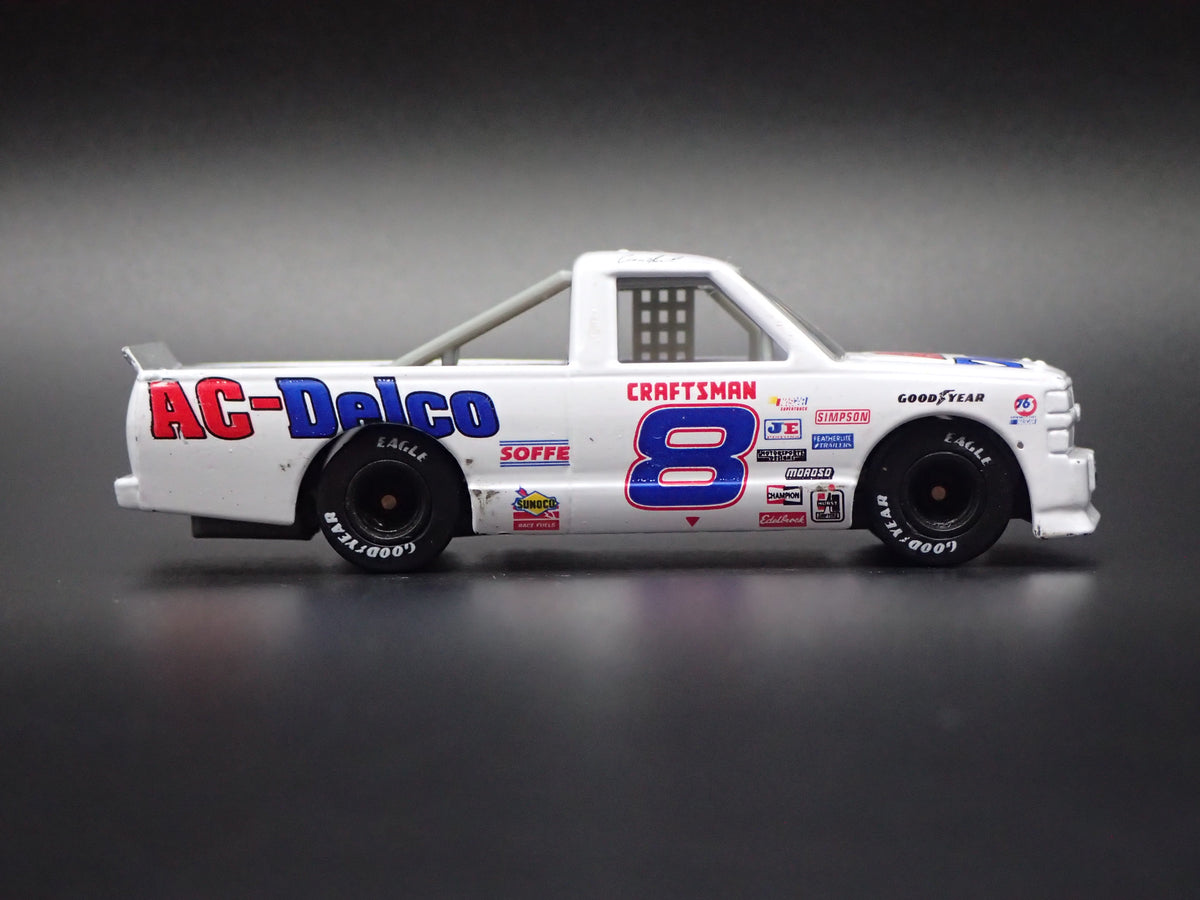 1995 CHEVY SILVERADO #8 CRAIG HUARTSON AC DELCO NASCAR TRUCK 1:64 SCALE DIECAST CAR