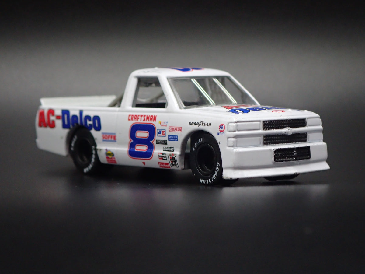 1995 CHEVY SILVERADO #8 CRAIG HUARTSON AC DELCO NASCAR TRUCK 1:64 SCALE DIECAST CAR