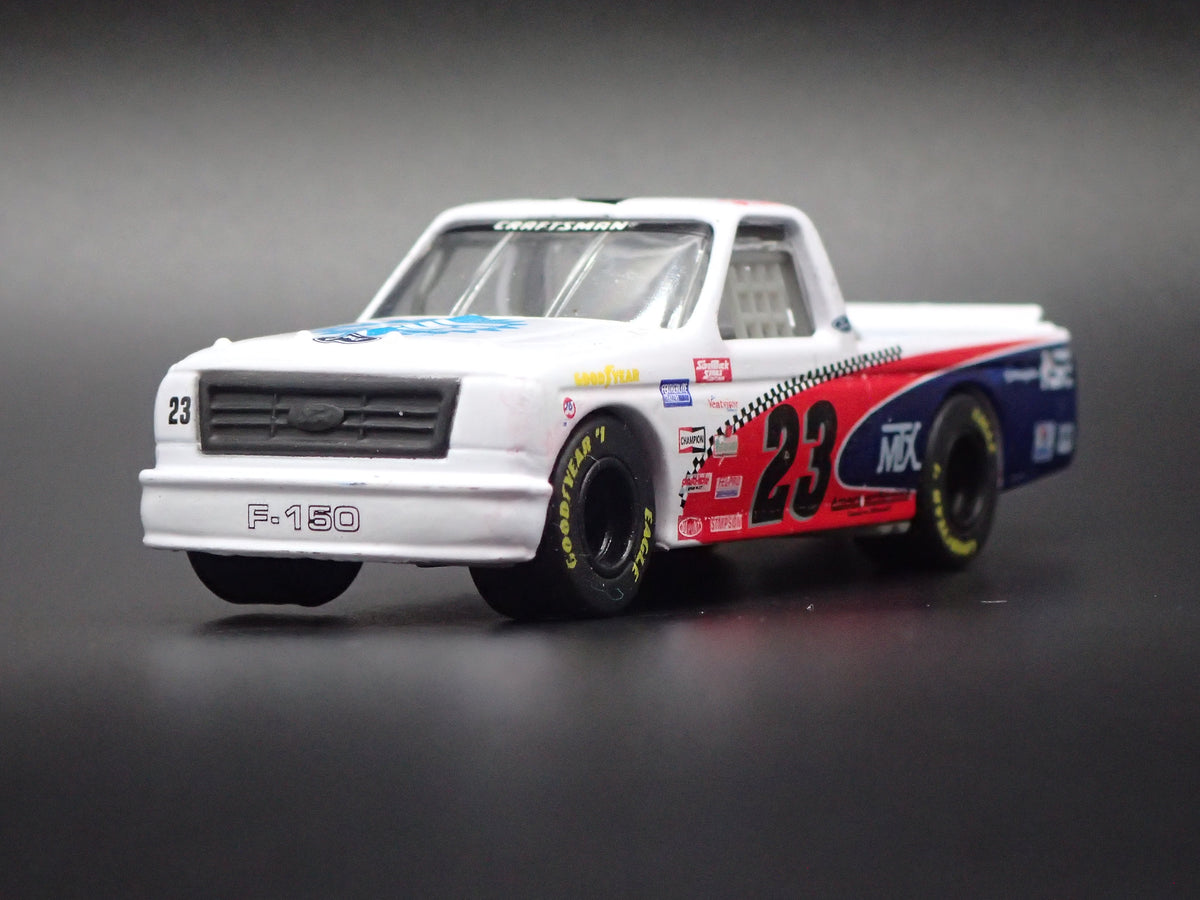 1995 95 FORD F150 #23 TJ CLARK ASE NASCAR TRUCK 1:64 SCALE DIORAMA DIECAST CAR