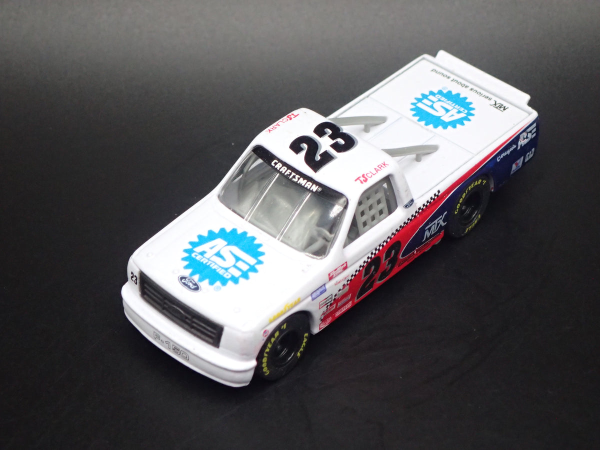1995 95 FORD F150 #23 TJ CLARK ASE NASCAR TRUCK 1:64 SCALE DIORAMA DIECAST CAR