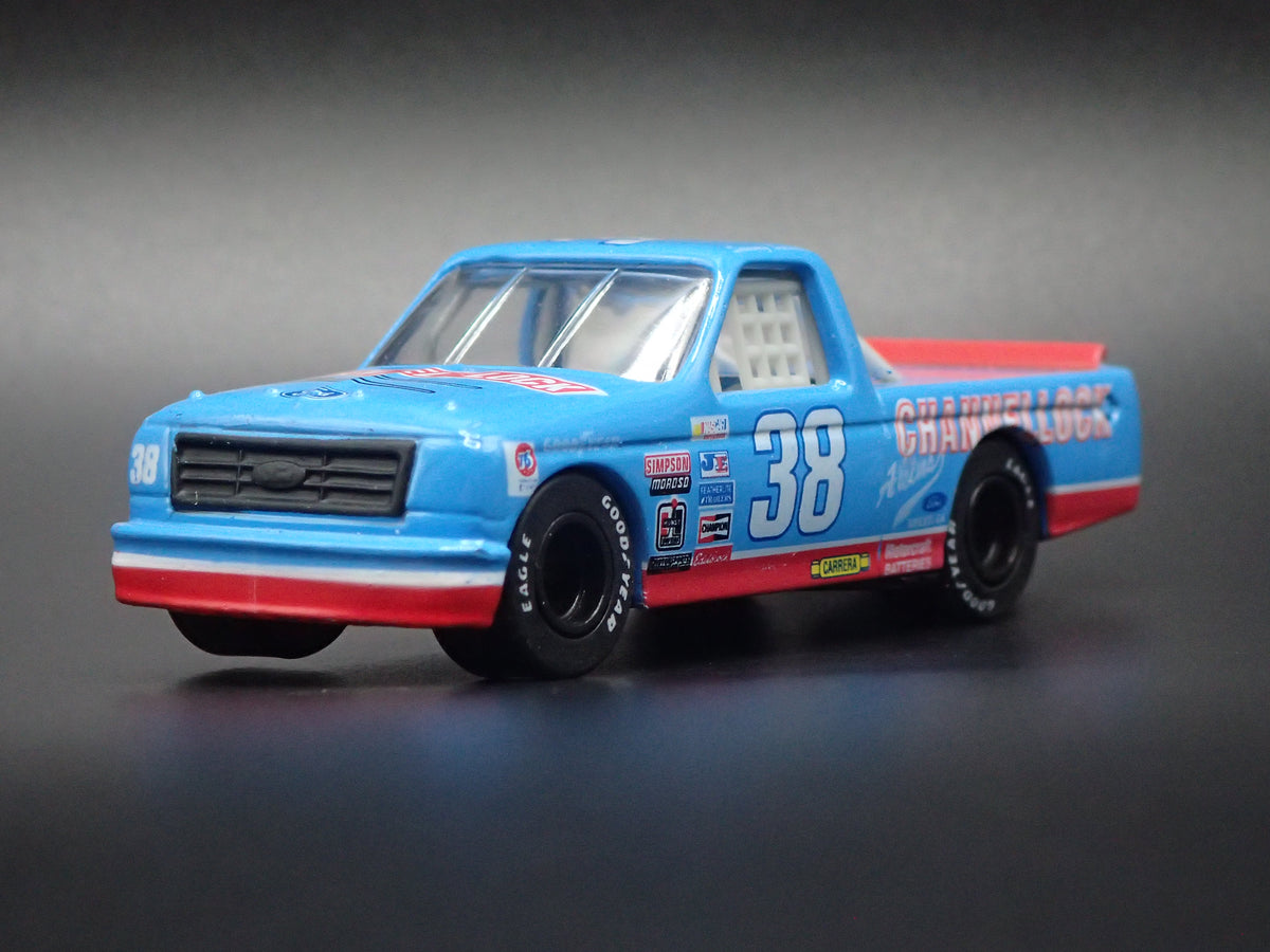 1995 95 FORD F150 #38 SAMMY SWINDELL NASCAR TRUCK 1:64 SCALE DIORAMA DIECAST CAR