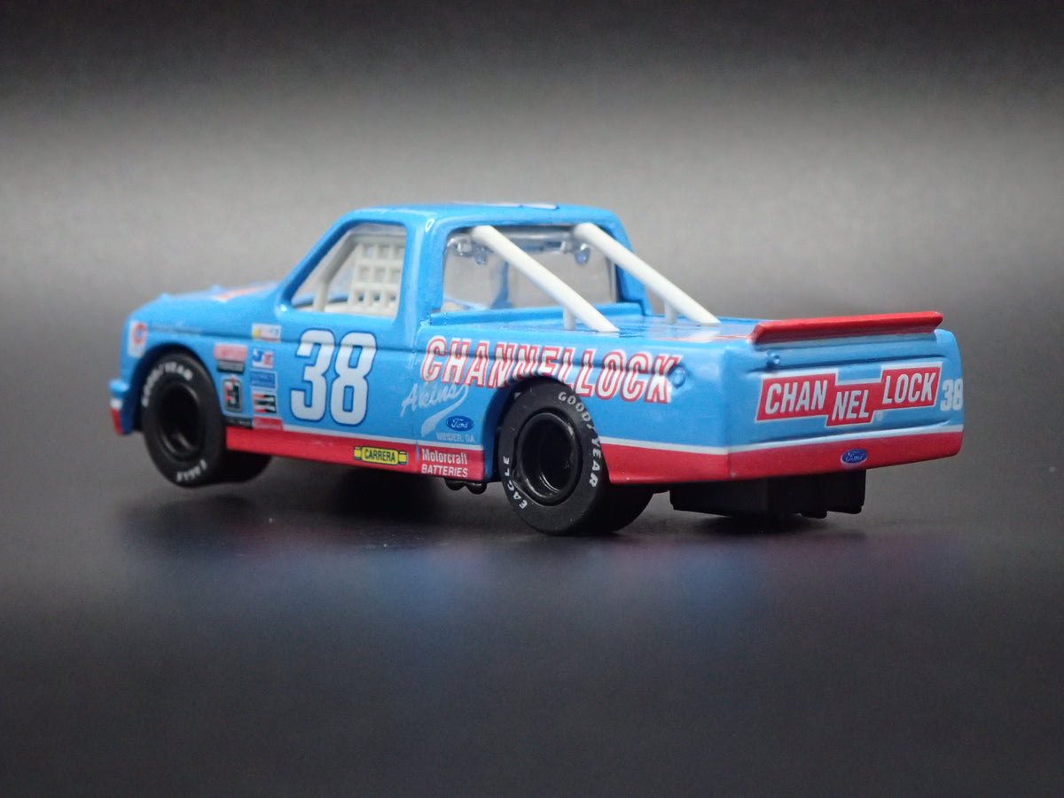 1995 95 FORD F150 #38 SAMMY SWINDELL NASCAR TRUCK 1:64 SCALE DIORAMA DIECAST CAR