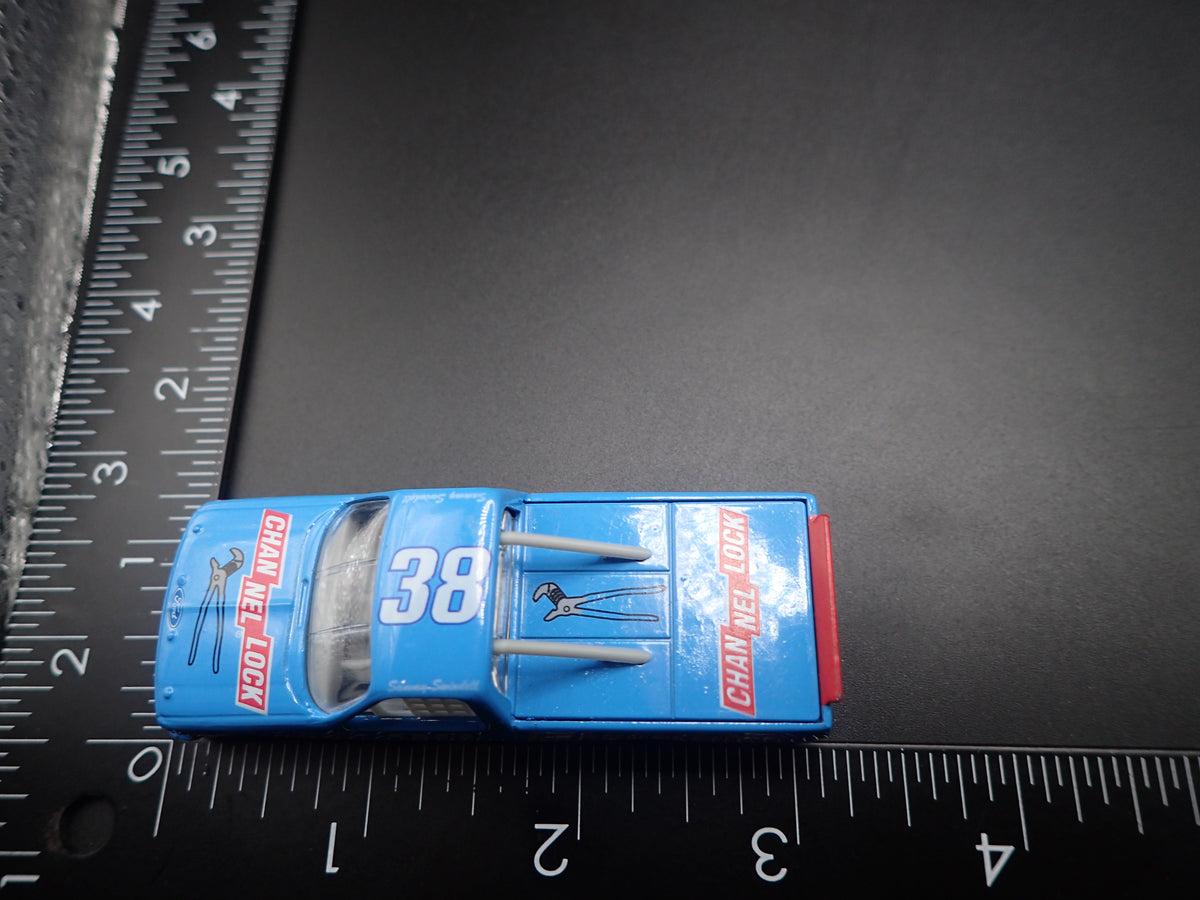 1995 95 FORD F150 #38 SAMMY SWINDELL NASCAR TRUCK 1:64 SCALE DIORAMA DIECAST CAR