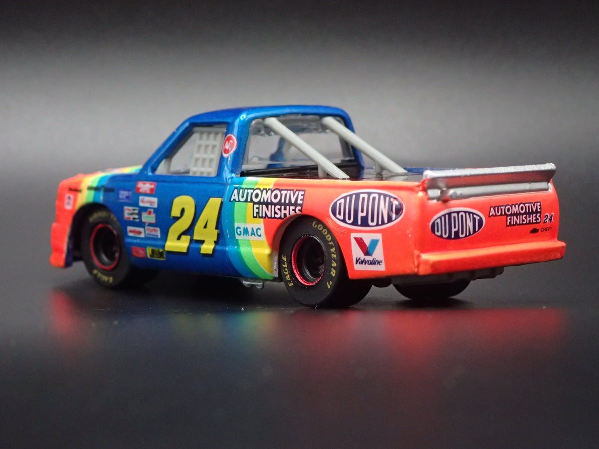 1995 95 CHEVY SILVERADO #24 JEFF GORDON DUPONT NASCAR TRUCK 1:64 SCALE DIECAST CAR