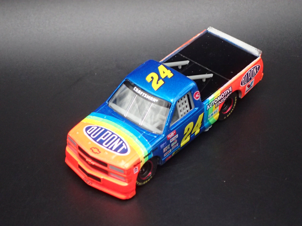 1995 95 CHEVY SILVERADO #24 JEFF GORDON DUPONT NASCAR TRUCK 1:64 SCALE DIECAST CAR