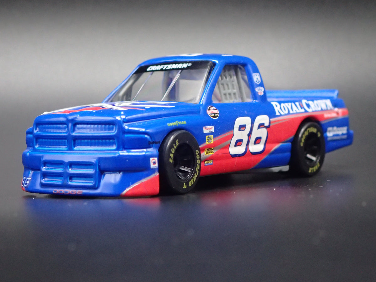 1999 99 DODGE RAM 86 STACY COMPTON NASCAR RACNG TRUCK 1/64 SCALE DIECAST MODEL CAR