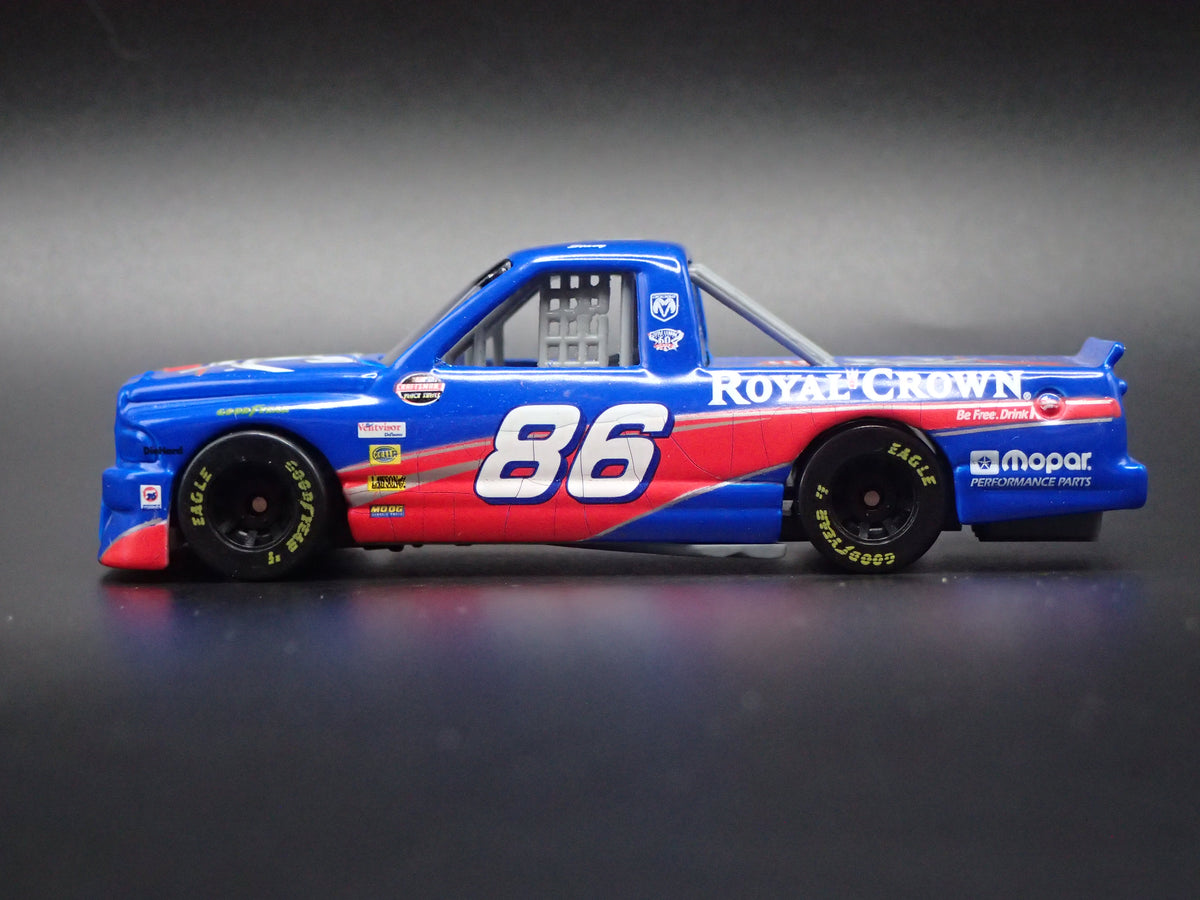 1999 99 DODGE RAM 86 STACY COMPTON NASCAR RACNG TRUCK 1/64 SCALE DIECAST MODEL CAR