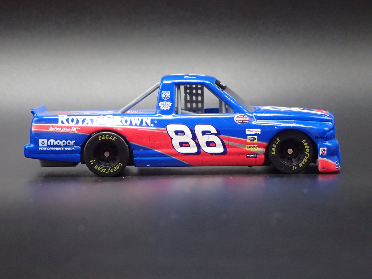 1999 99 DODGE RAM 86 STACY COMPTON NASCAR RACNG TRUCK 1/64 SCALE DIECAST MODEL CAR